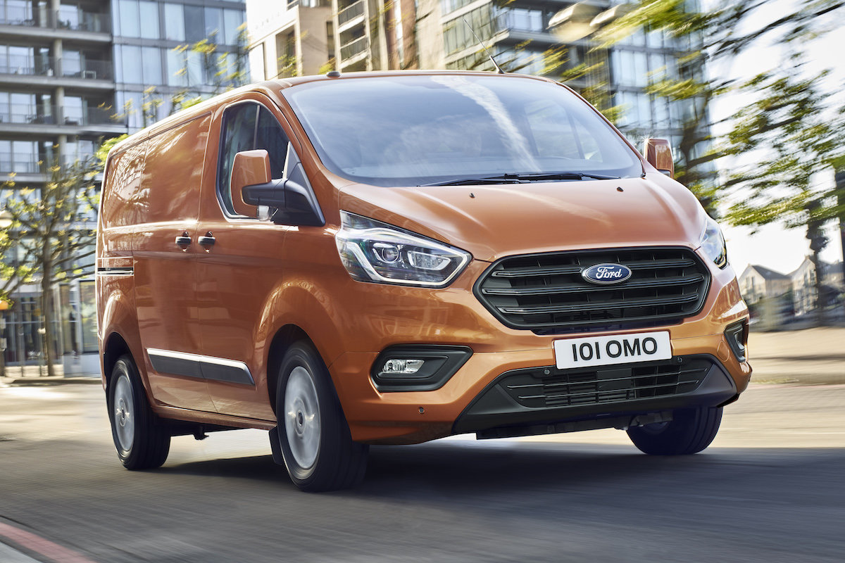 Ford Transit Custom PHEV výbava a cena fDrive cz