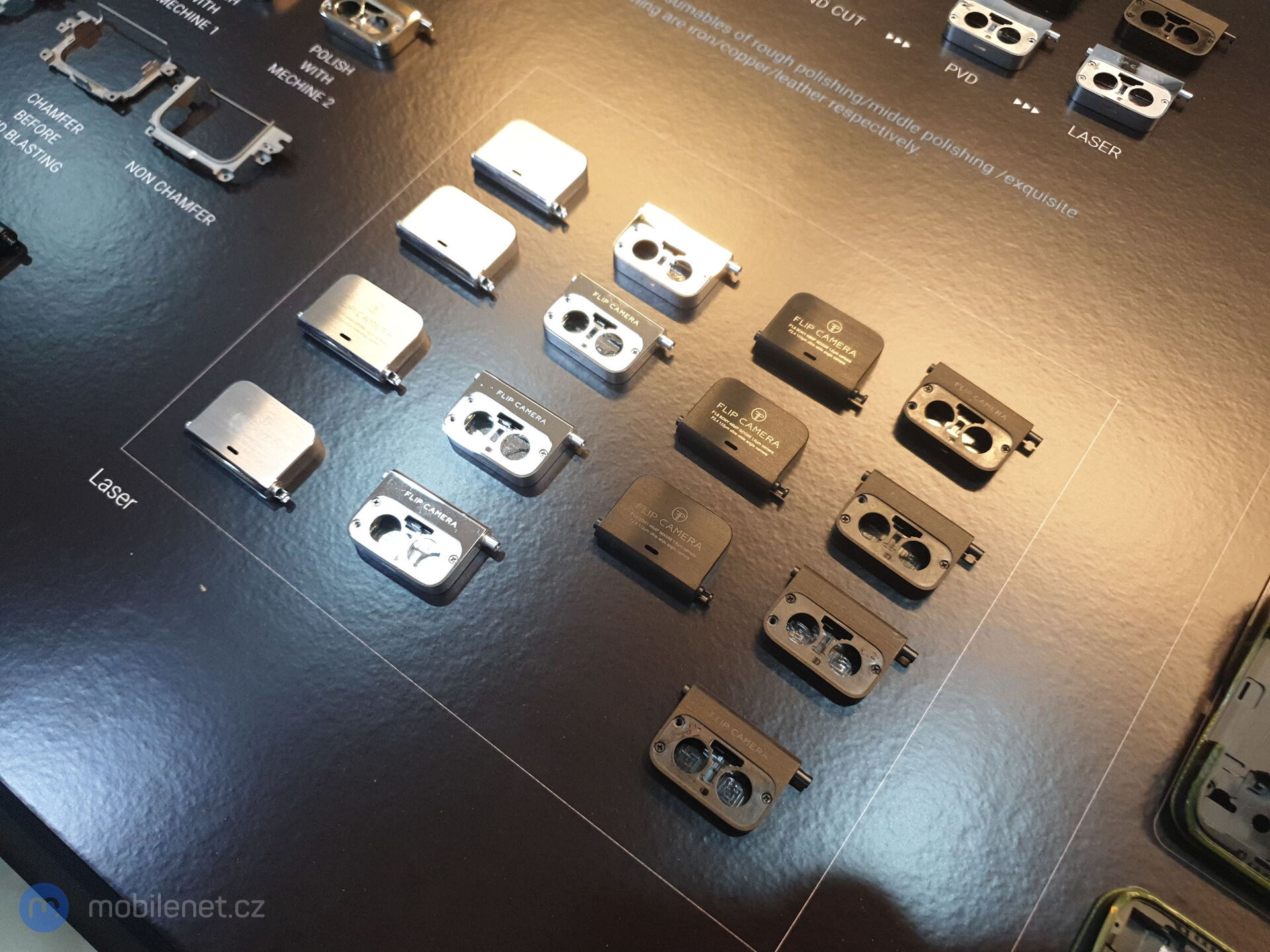 a zde je pak vidět detail modulu fotoaparátu