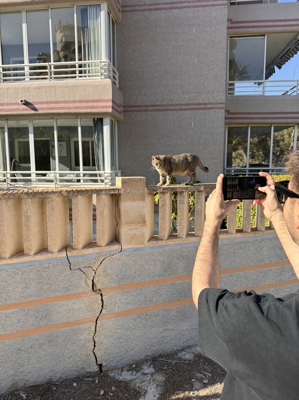 AI v Redmi Note 14 Pro+