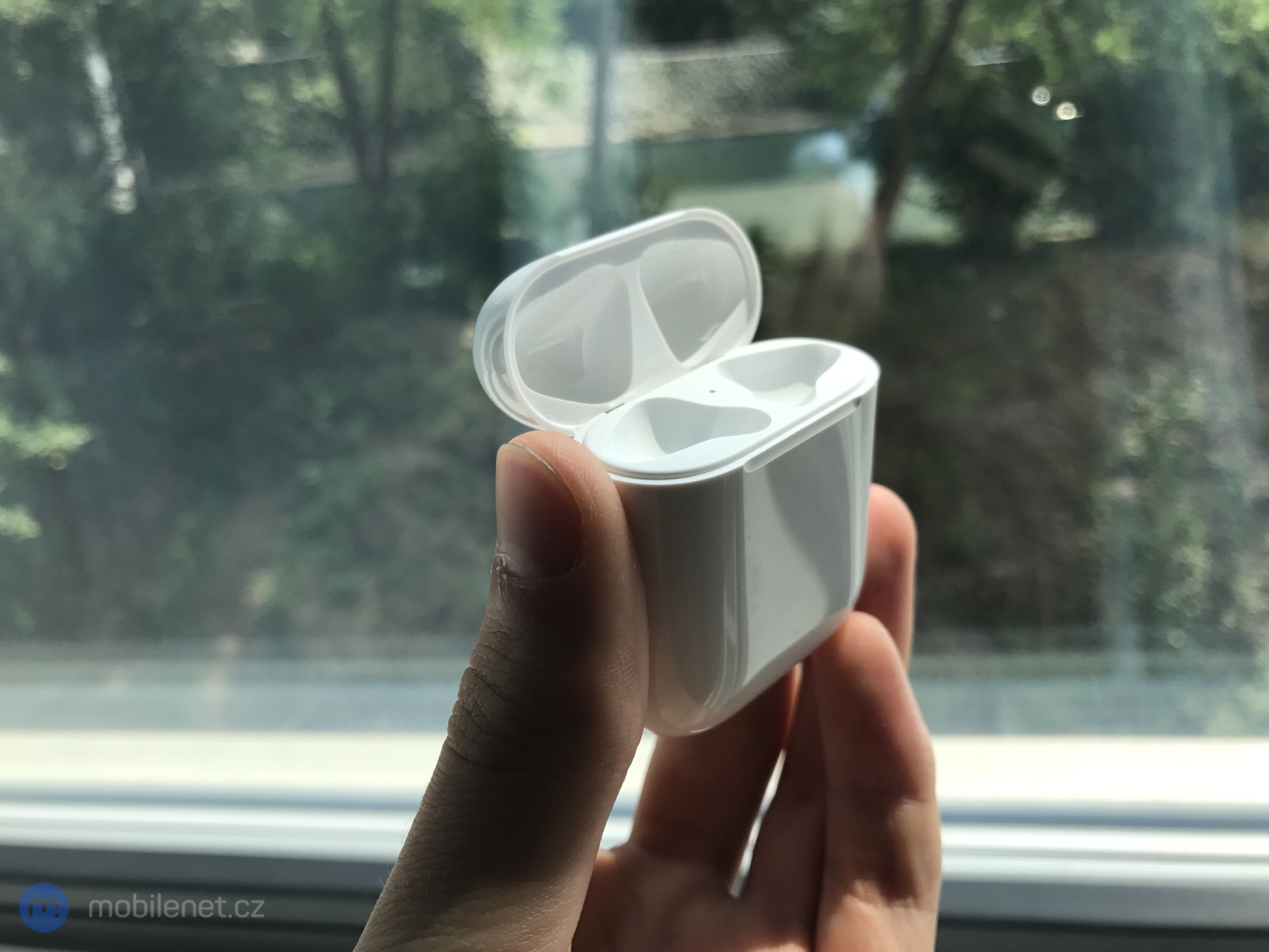 AirPods