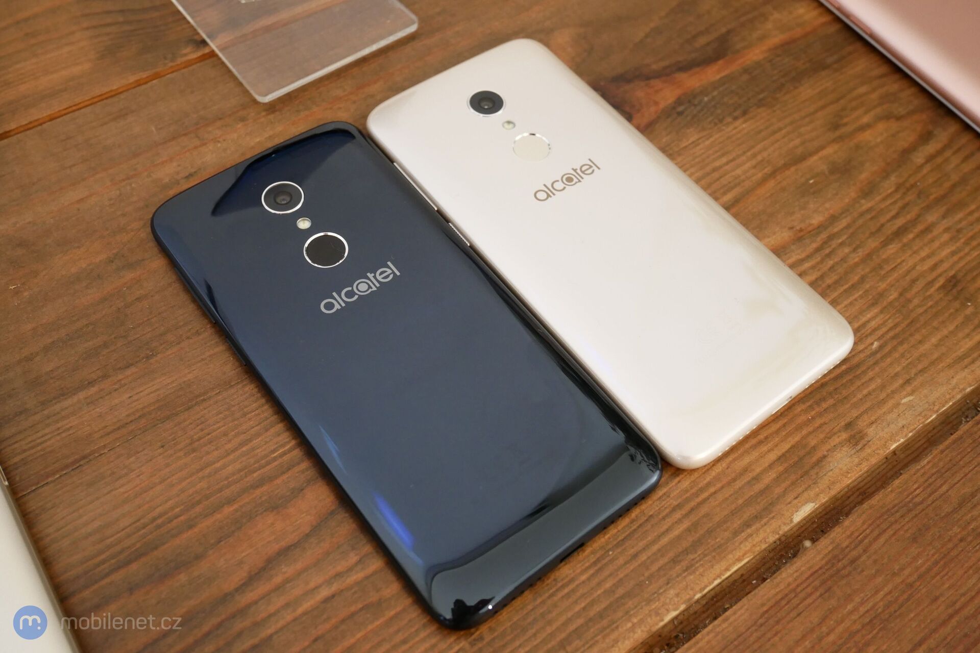 Alcatel 3