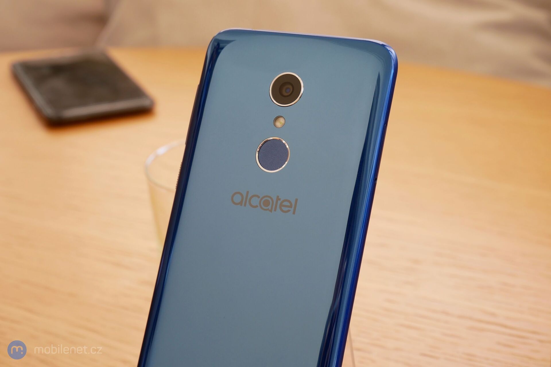 Alcatel 3