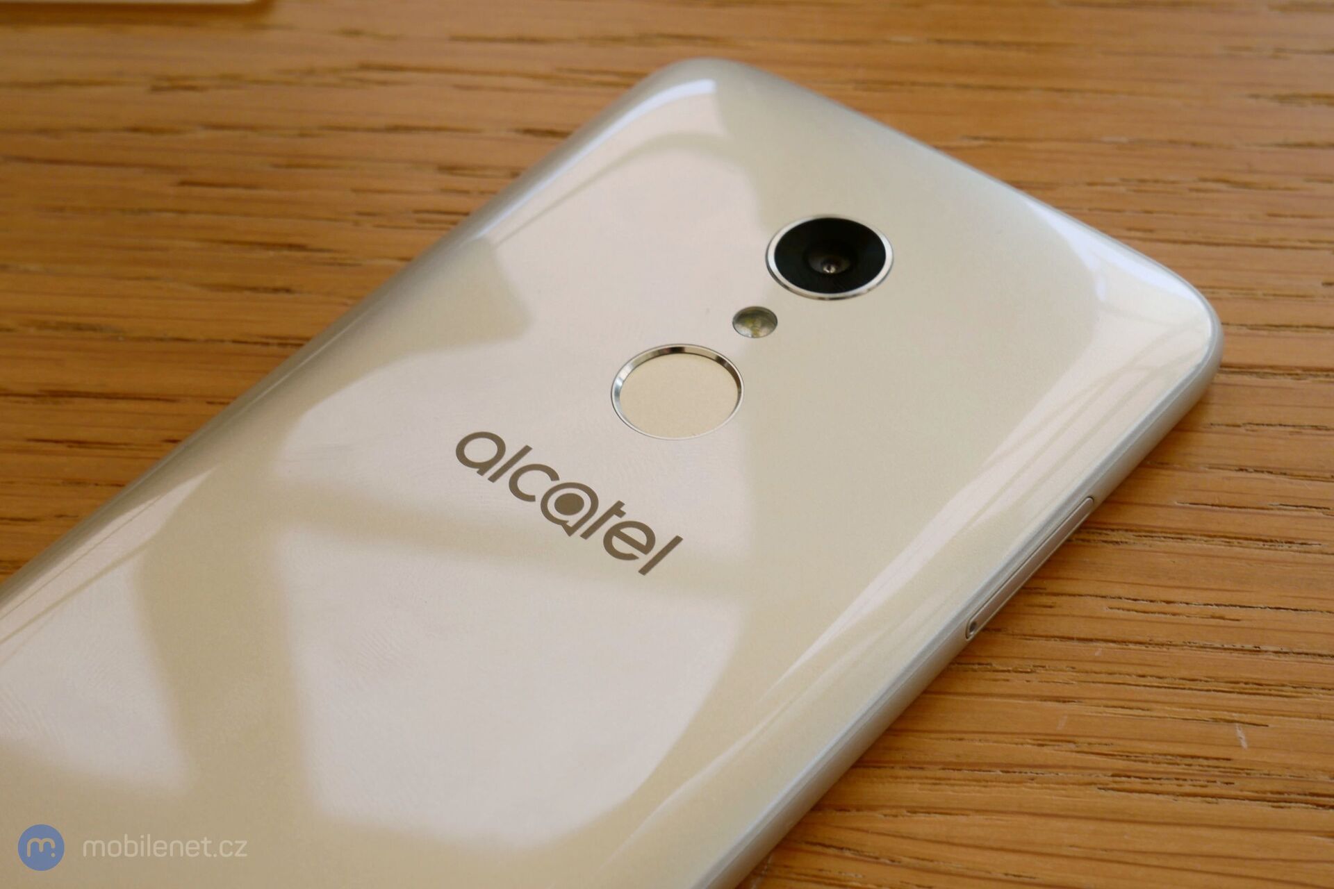 Alcatel 3