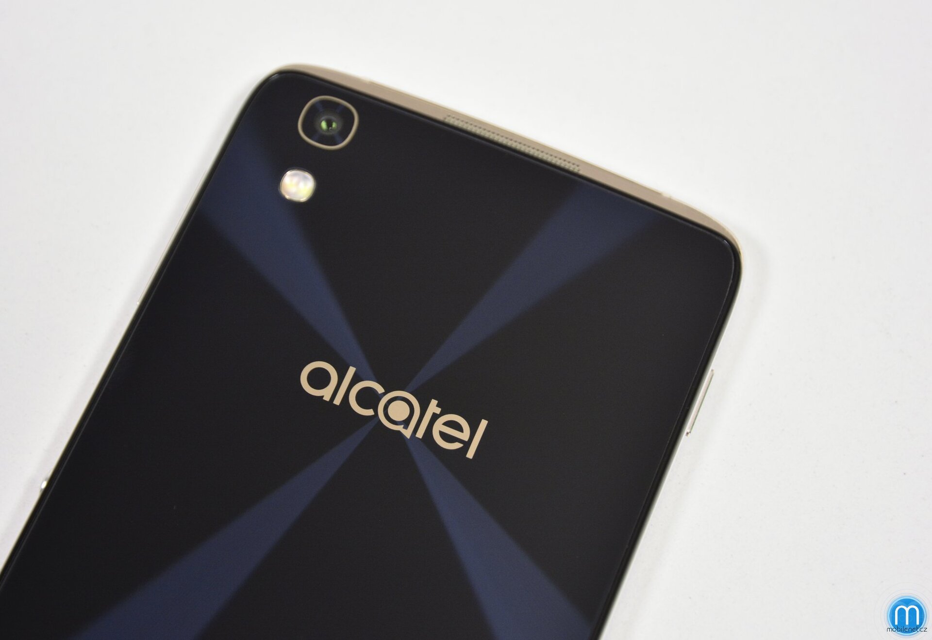 Alcatel Idol 4
