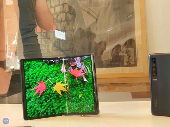 Alcatel ohebné displeje