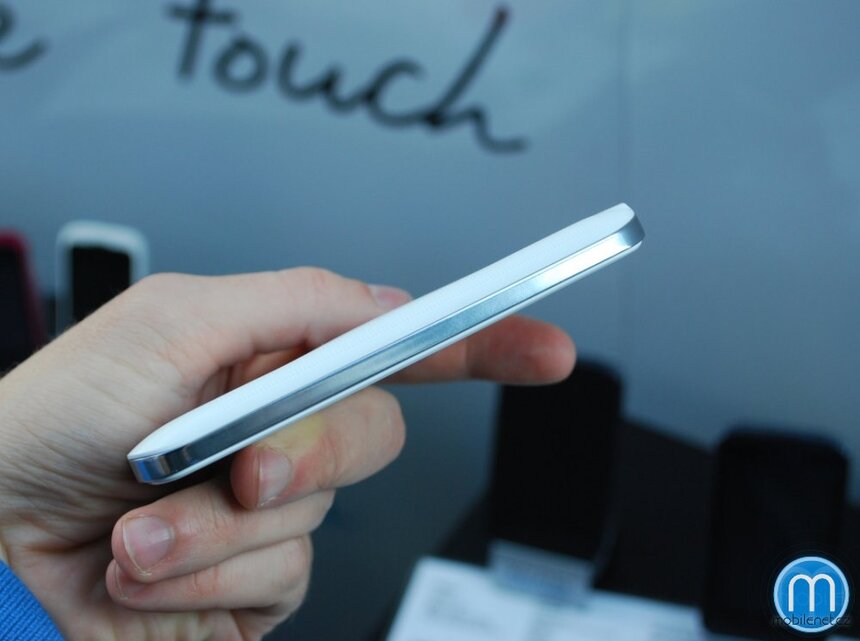 Alcatel One Touch 991D Smart