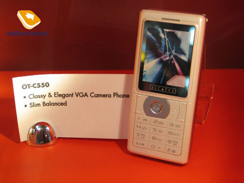 Alcatel zaplavil Barcelonu novými telefony