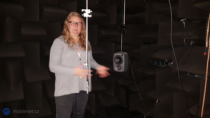 Anechoická komora ve vývojovém centru Huawei v Tampere