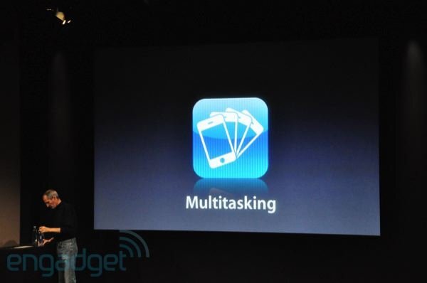 Apple 4.0 multitasking