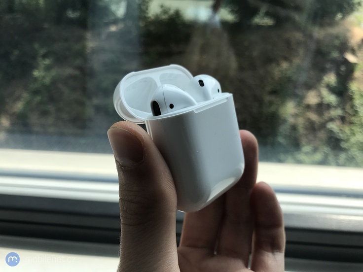 Apple AirPods