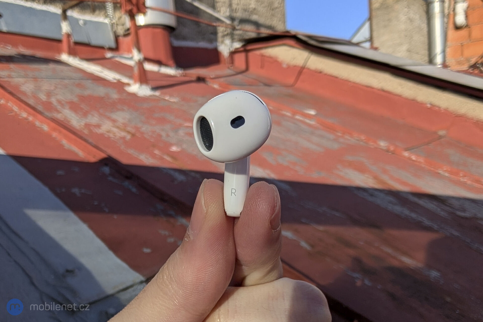 Apple AirPods 4 s ANC