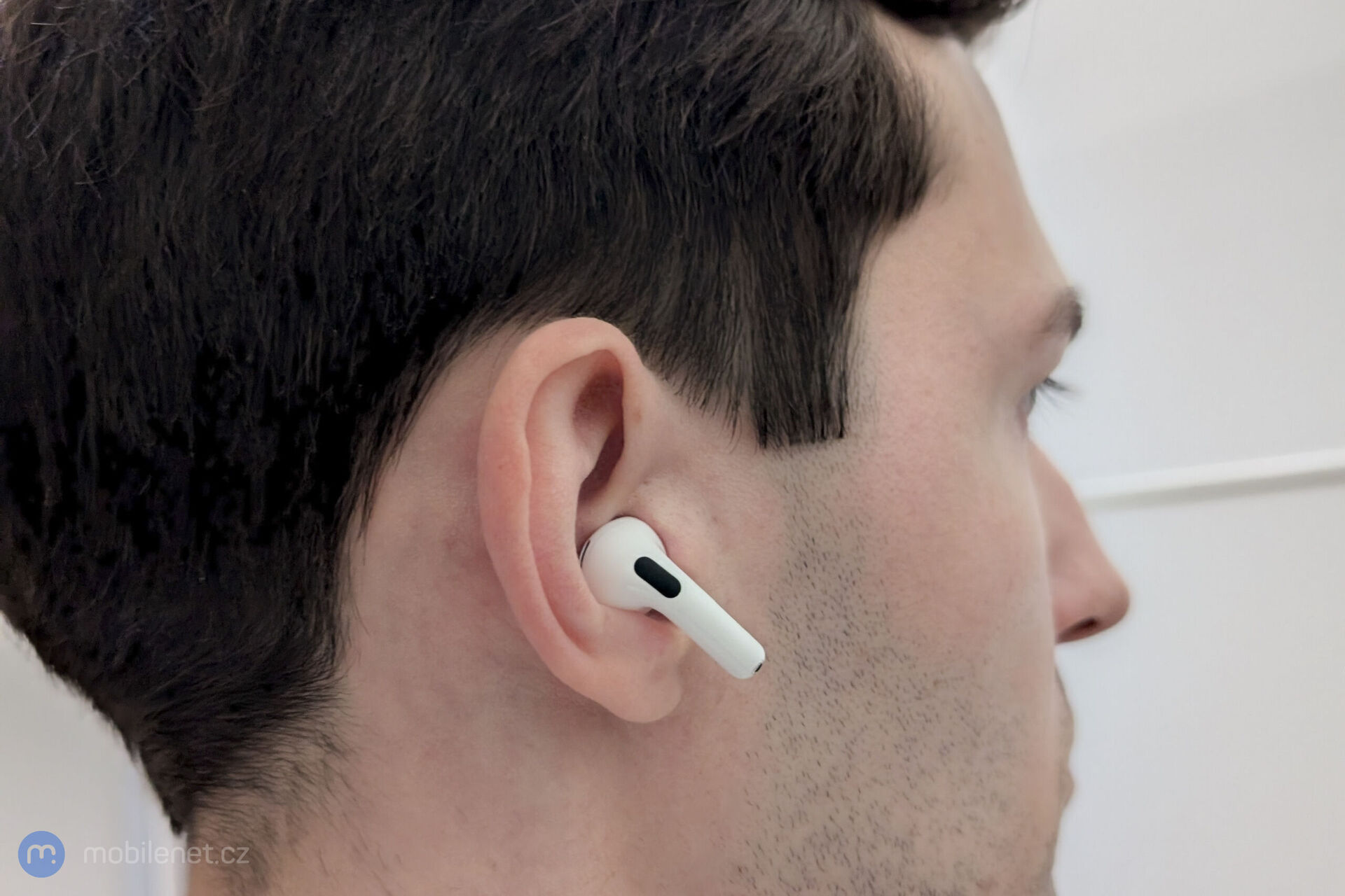 Apple AirPods 4 s ANC