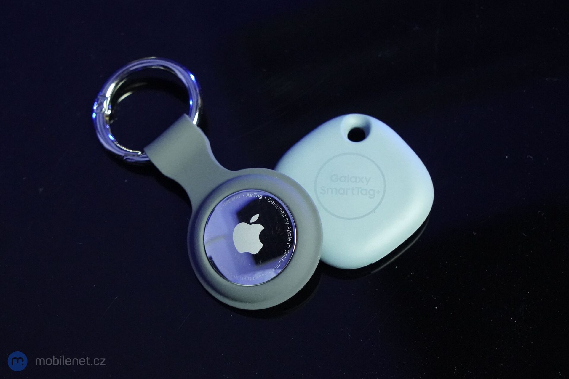 Apple AirTag vs. Samsung Galaxy SmartTag+