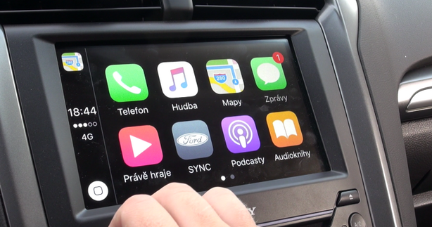 Apple CarPlay