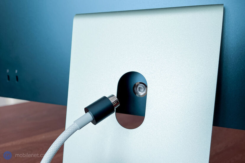 Apple iMac 24\" (2021)