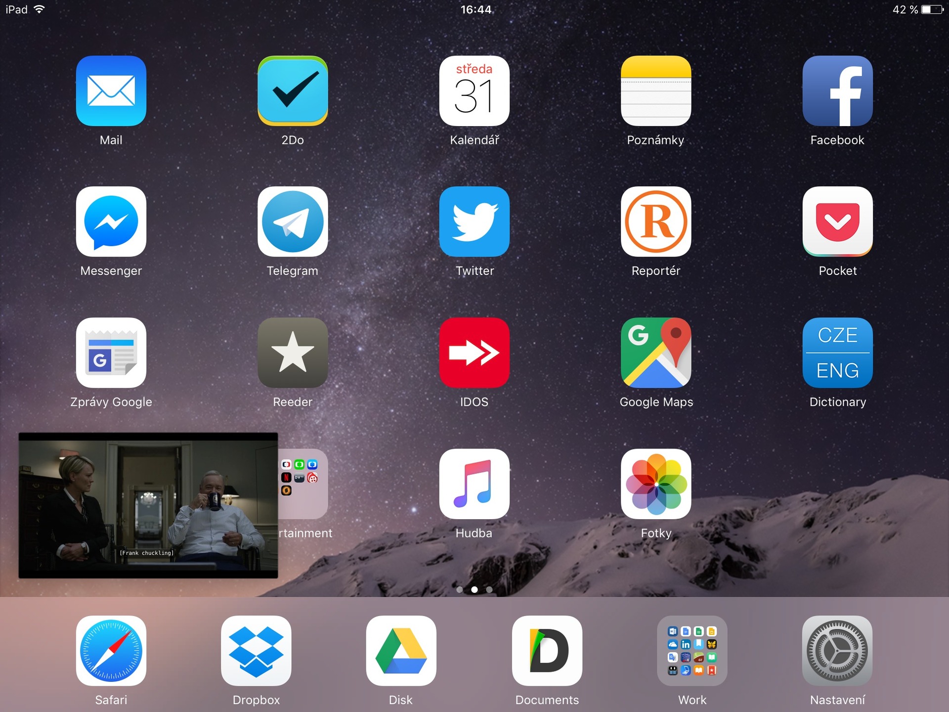Apple iPad (2017) screen 1