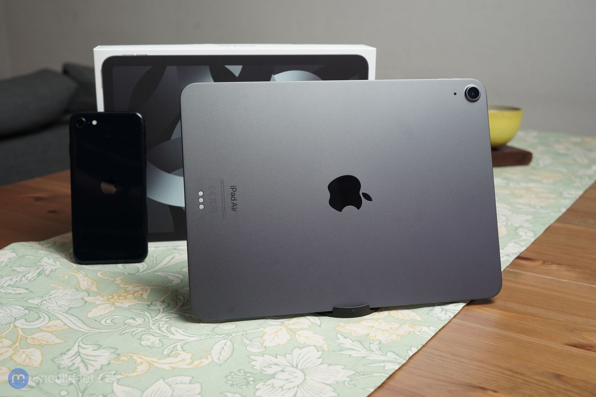 Apple iPad Air (2022)