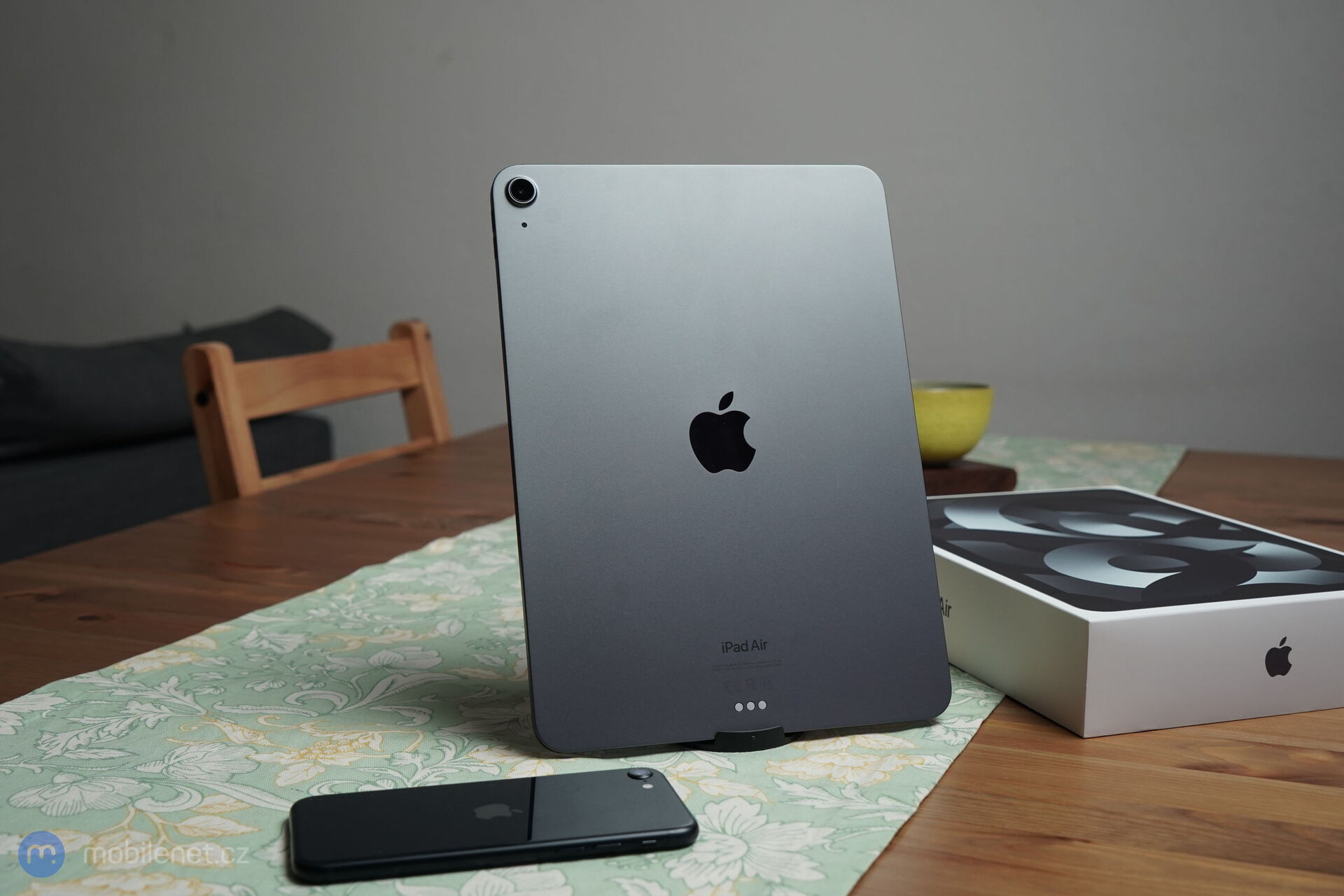 Apple iPad Air (2022)