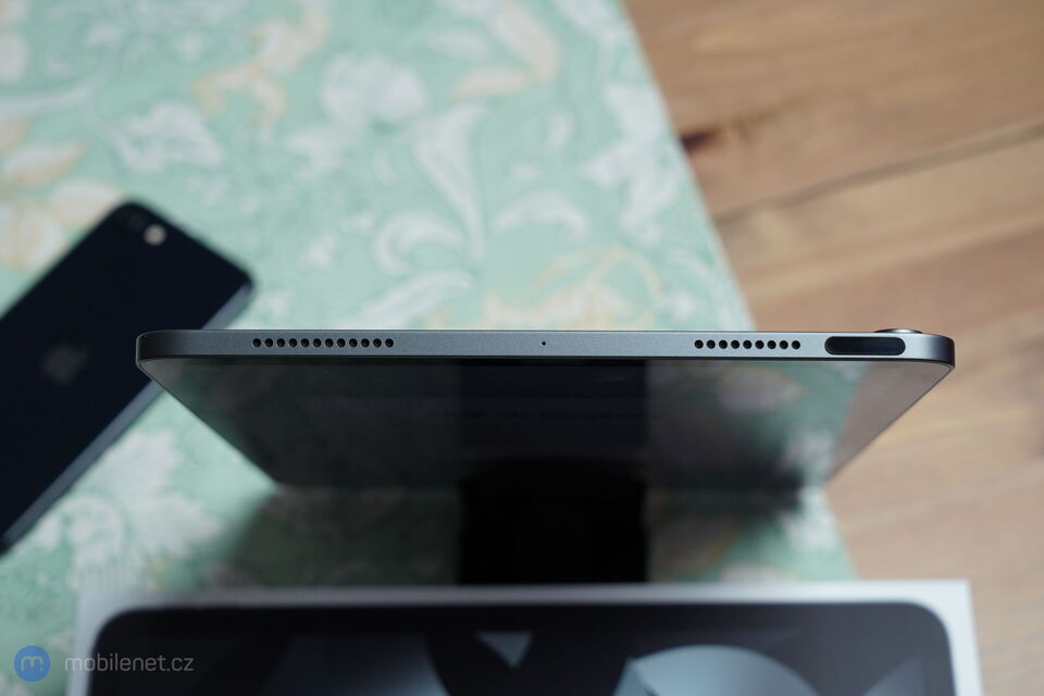 Apple iPad Air (2022)