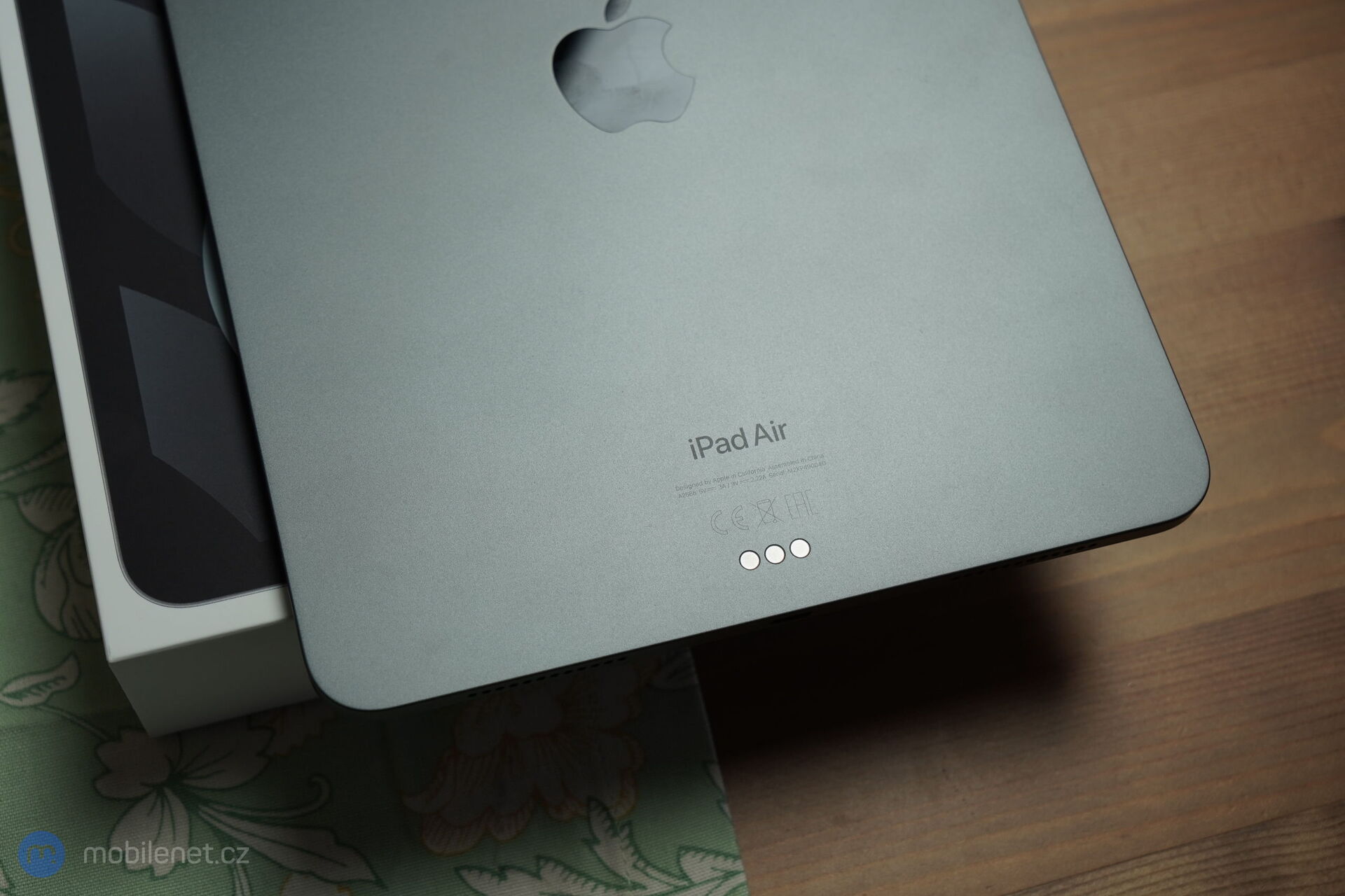 Apple iPad Air (2022)