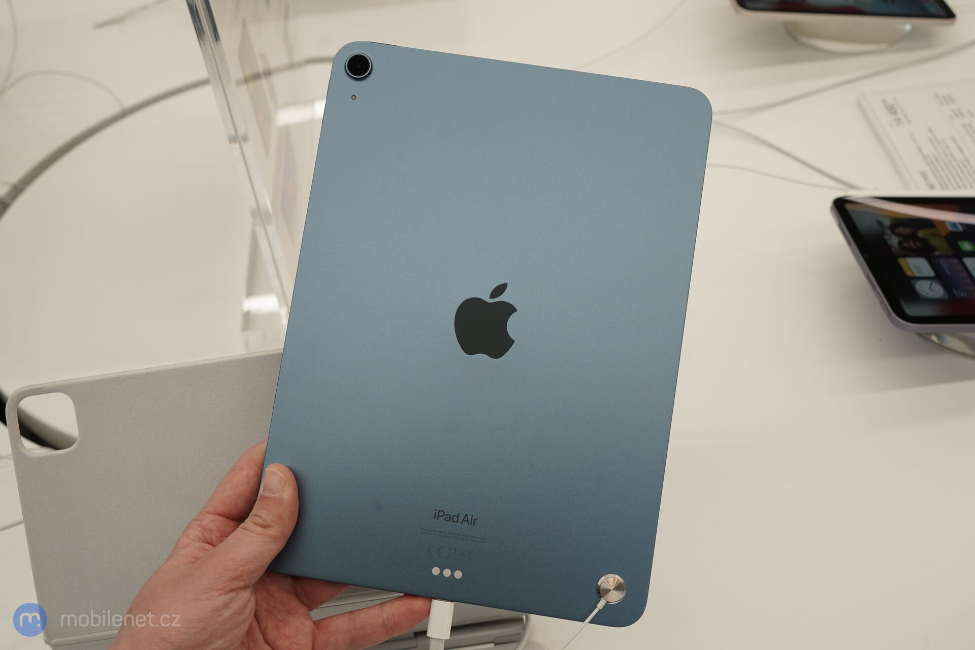 Apple iPad Air (2022)