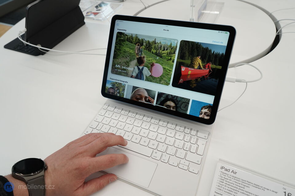 Apple iPad Air (2022)