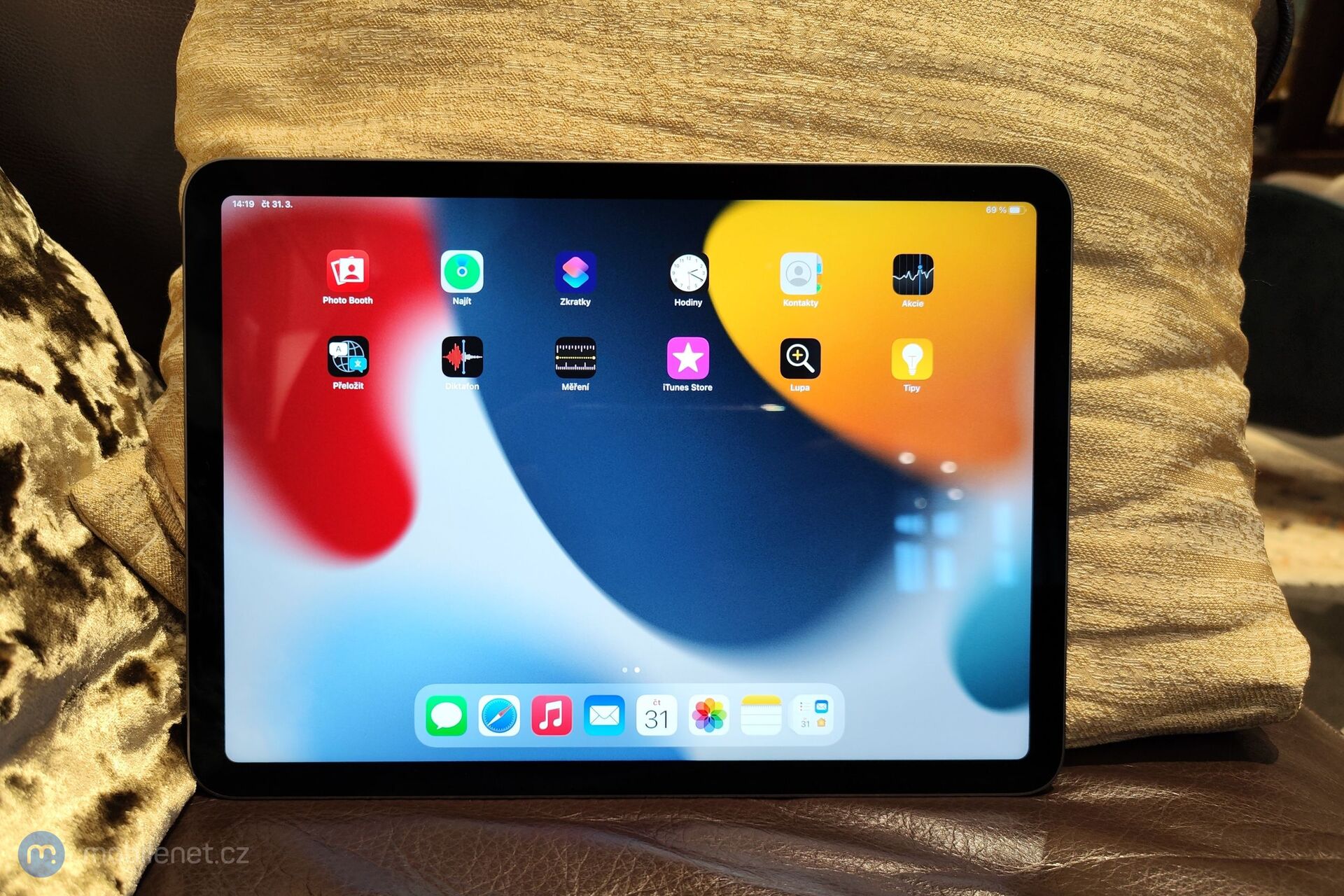 Apple iPad Air (2022)