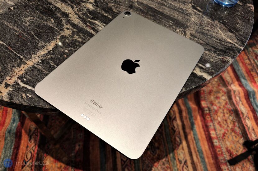 Apple iPad Air (2022)