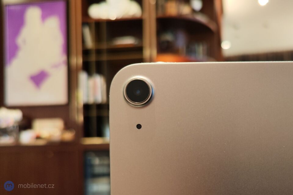 Apple iPad Air (2022)