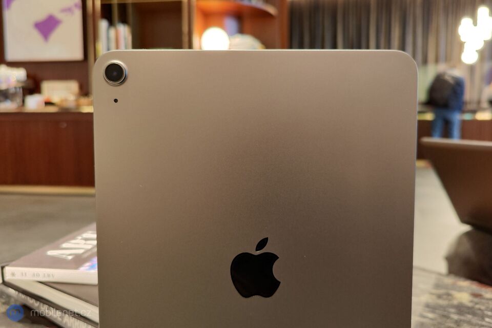 Apple iPad Air (2022)