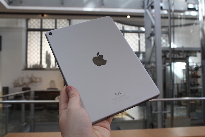 Apple iPad Pro (9.7)