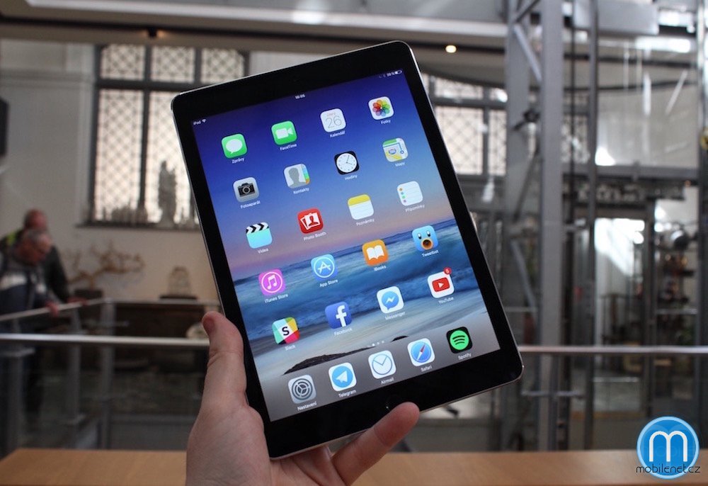 Apple iPad Pro (9.7)