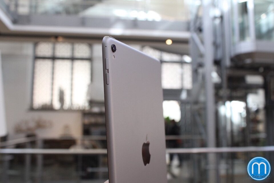 Apple iPad Pro (9.7)