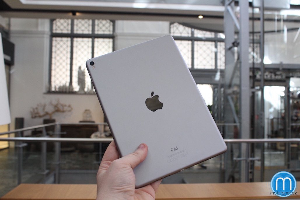 Apple iPad Pro (9.7)