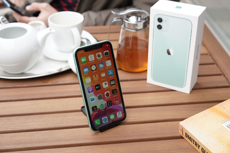 Apple iPhone 11