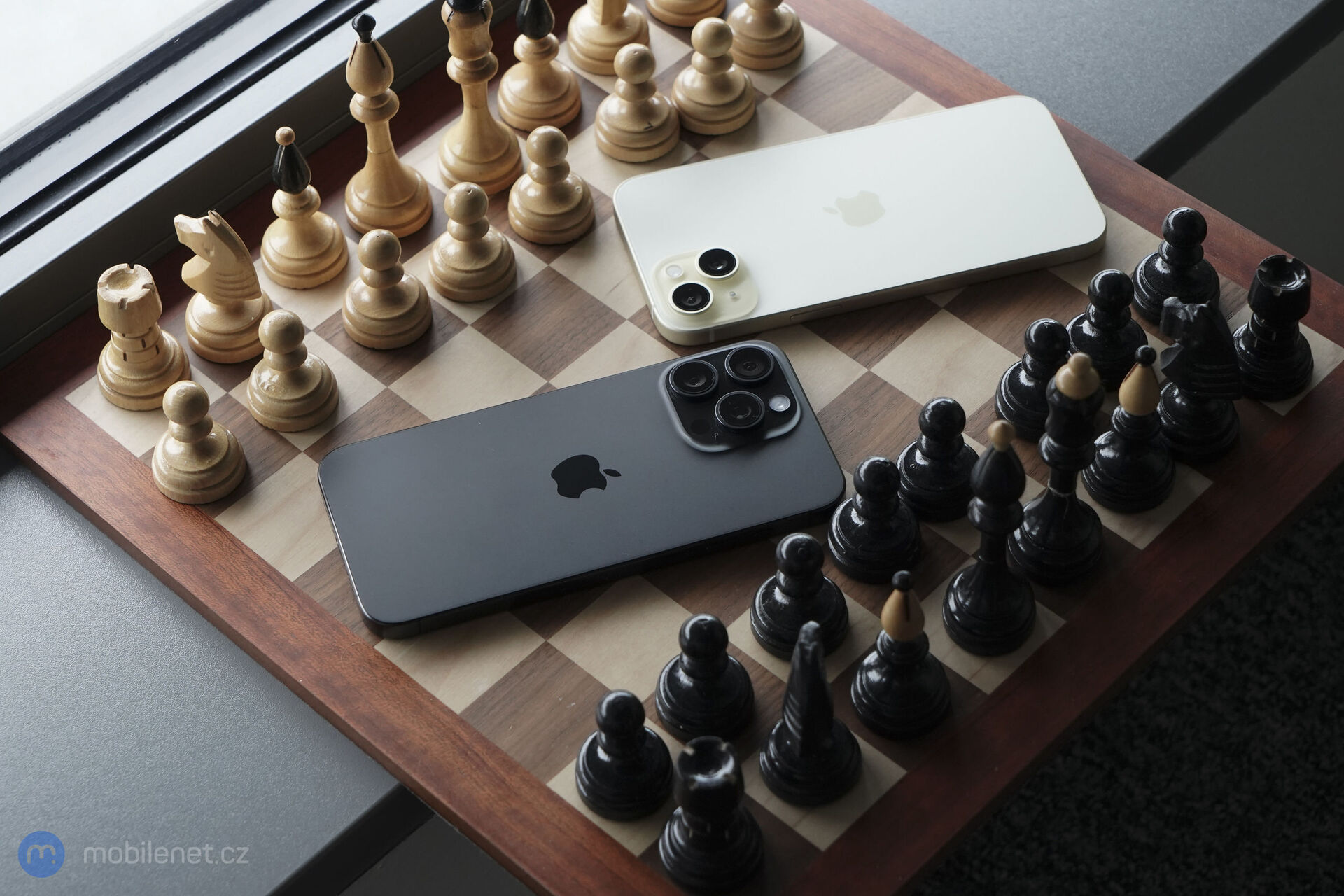 Apple iPhone 15 Plus a Apple iPhone 15 Pro Max