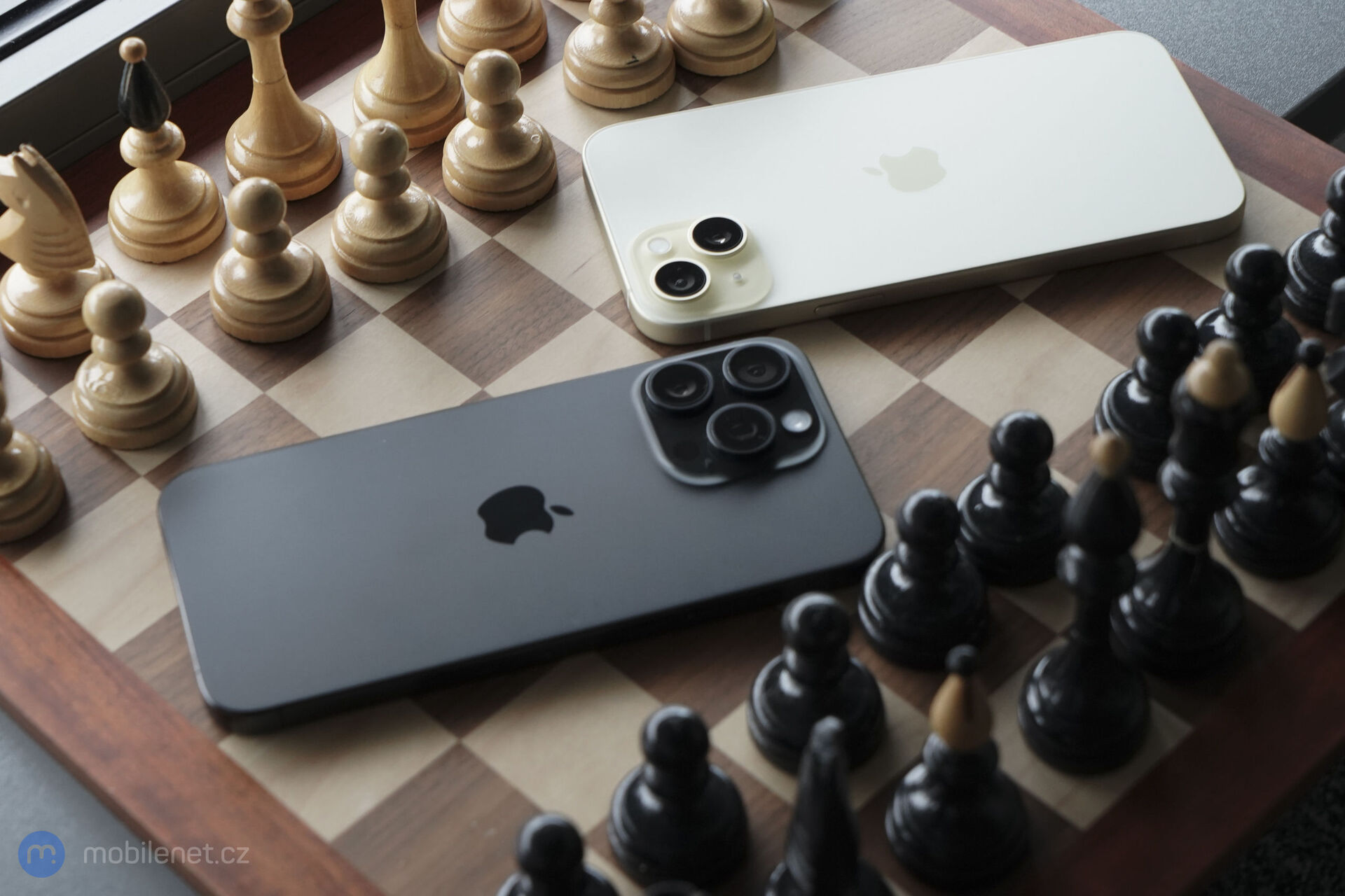 Apple iPhone 15 Plus a Apple iPhone 15 Pro Max