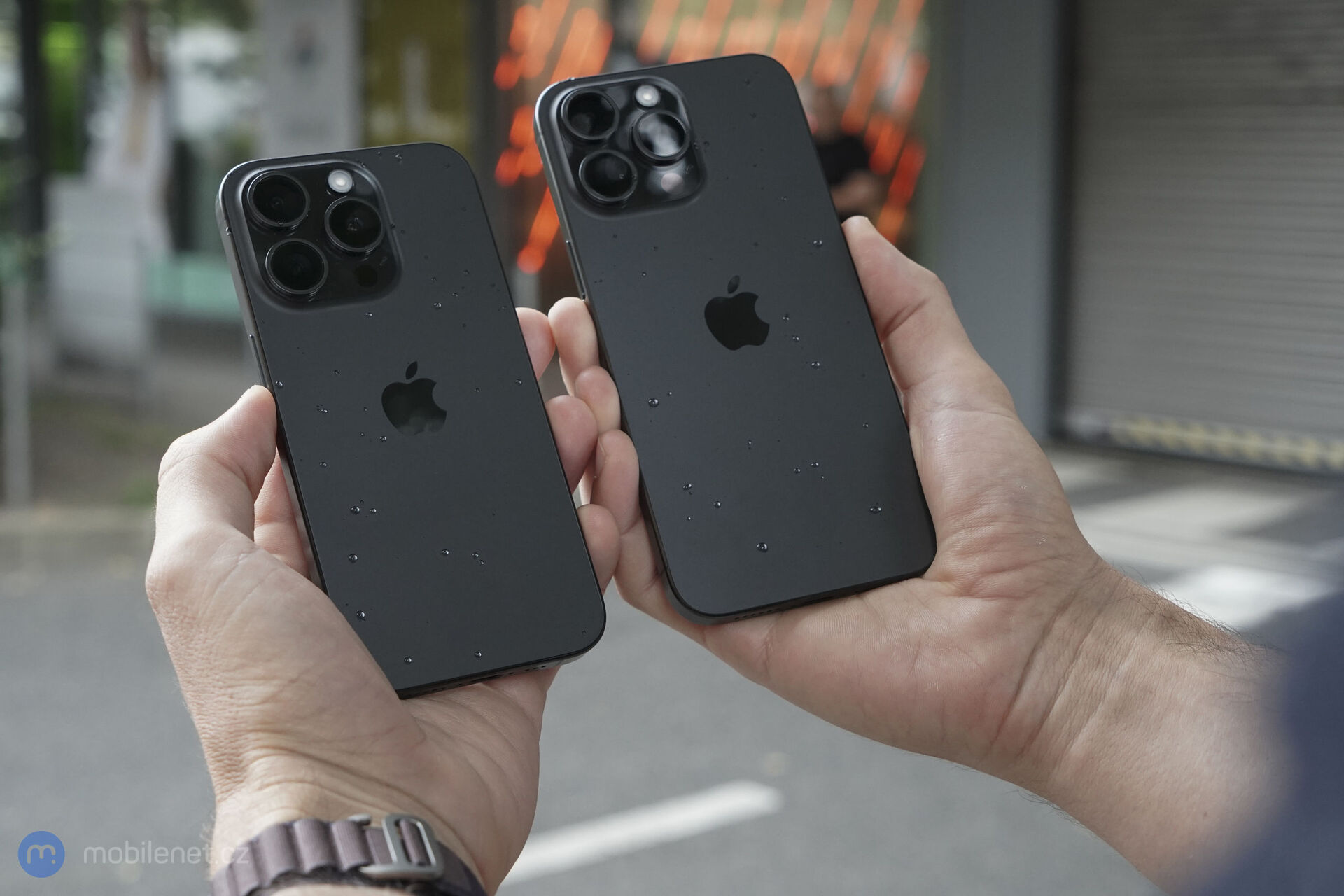 Apple iPhone 15 Pro Max a Apple iPhone 15 Pro