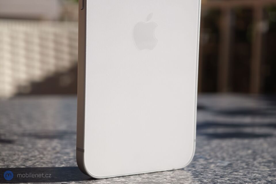 Apple iPhone 17e