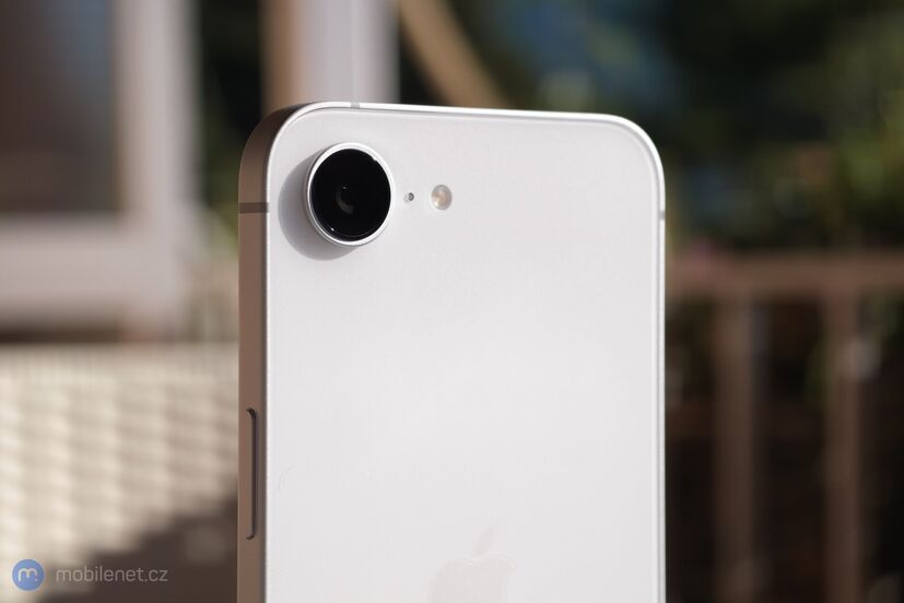 Apple iPhone 17e