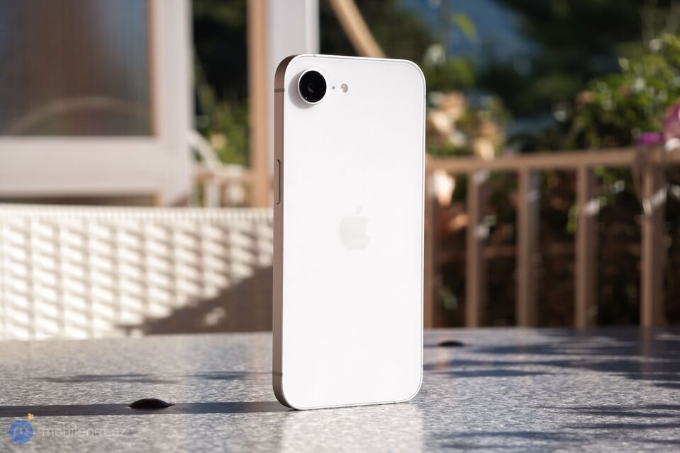 Apple iPhone 17e