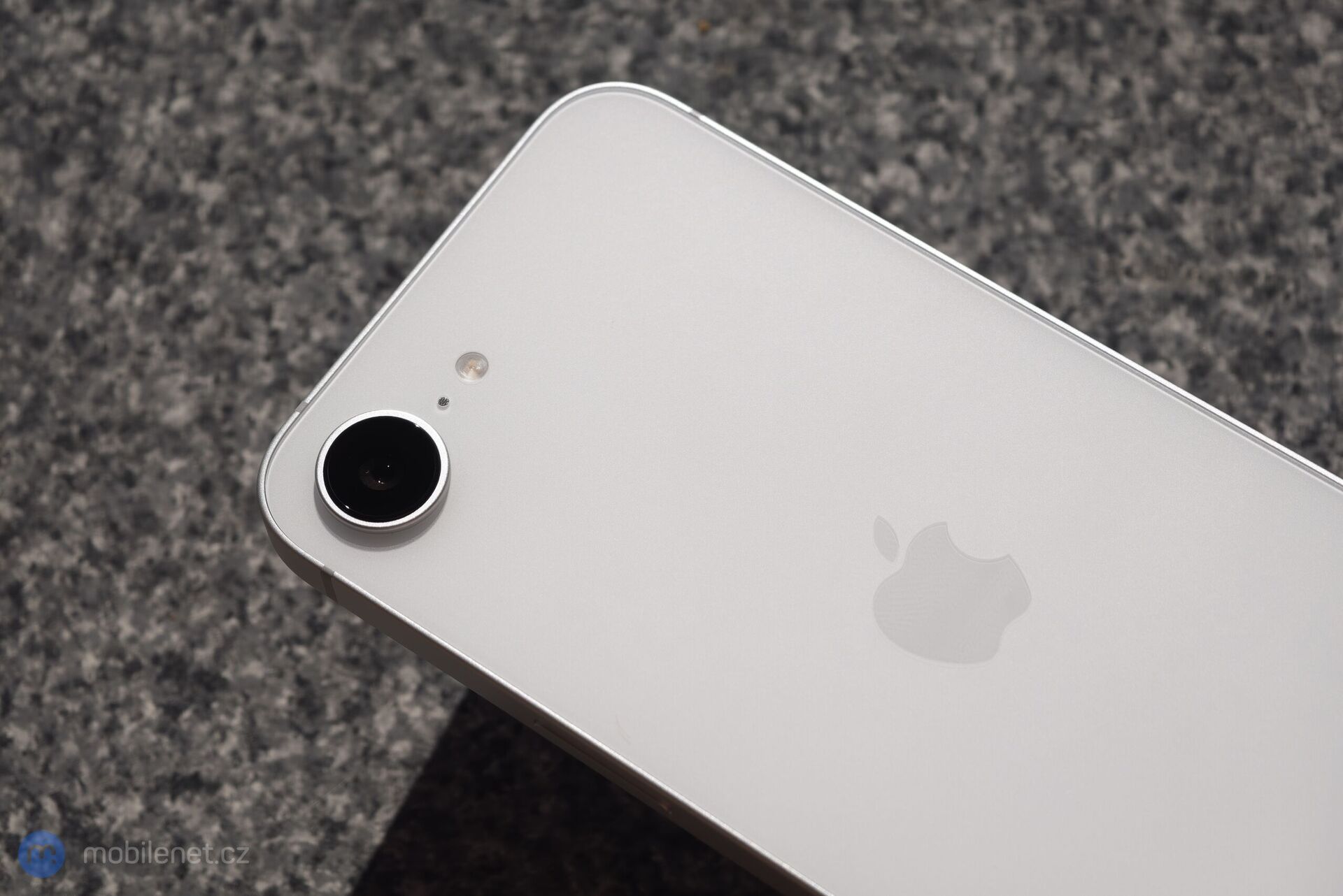 Apple iPhone 17e