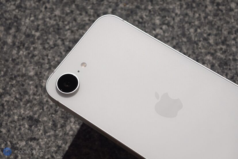 Apple iPhone 17e
