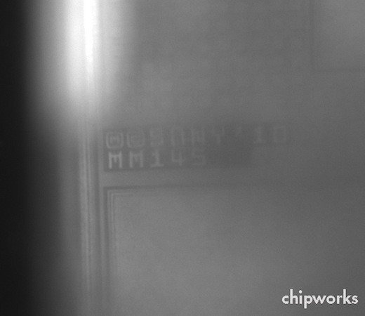 Apple iPhone 4S detail čipu fotoaparátu