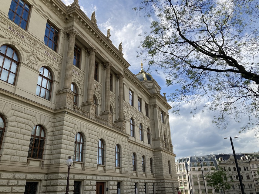 Apple iPhone SE (2020)