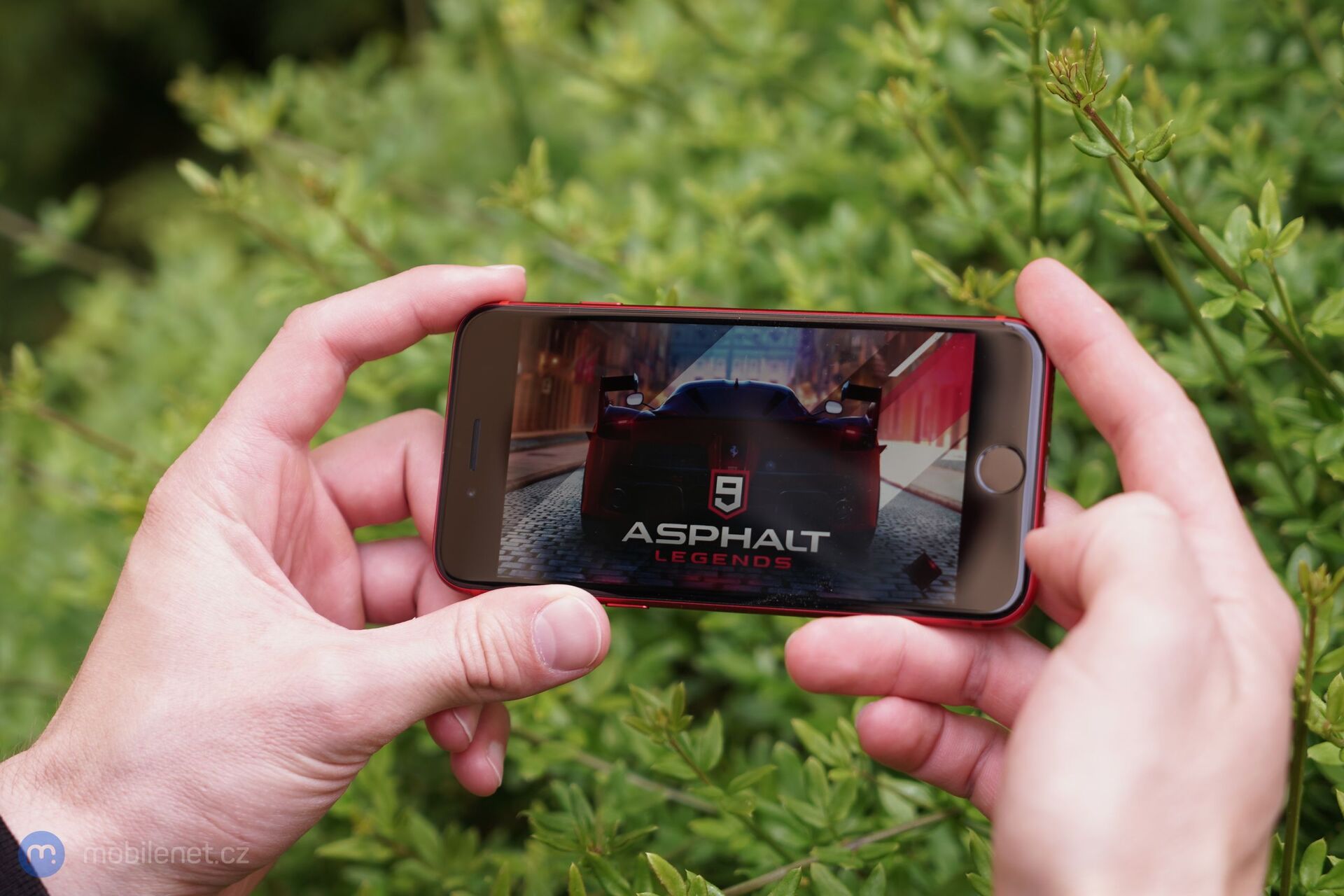 Apple iPhone SE (2020)