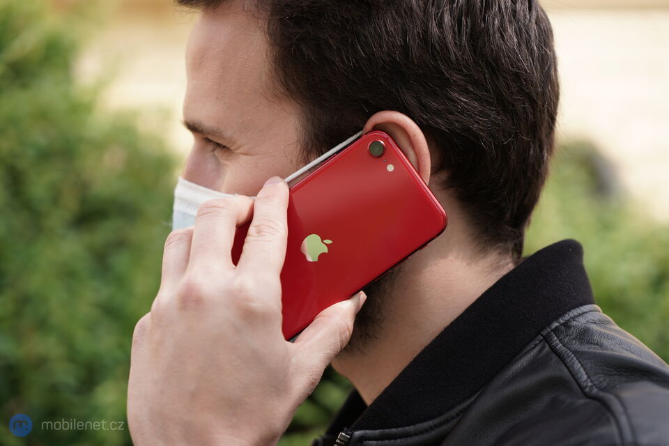 Apple iPhone SE (2020)