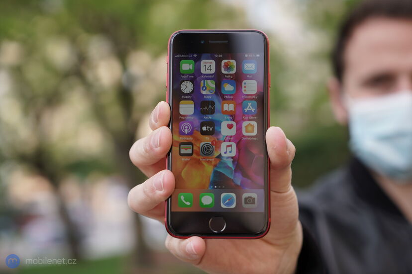 Apple iPhone SE (2020)