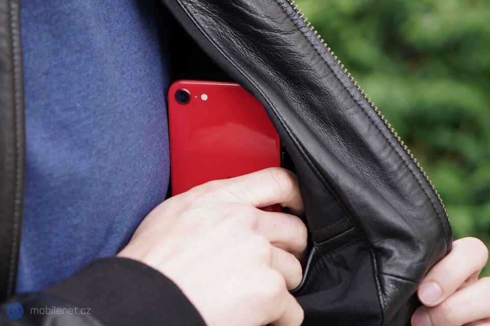 Apple iPhone SE (2020)