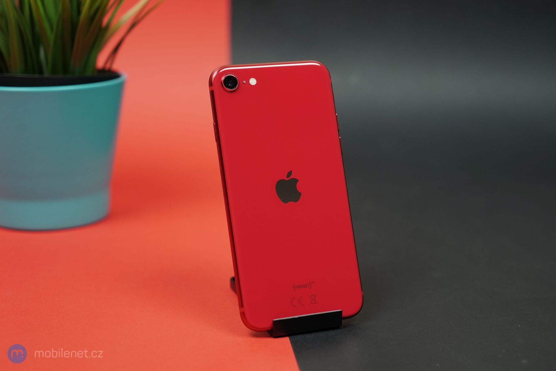 Apple iPhone SE (2020)